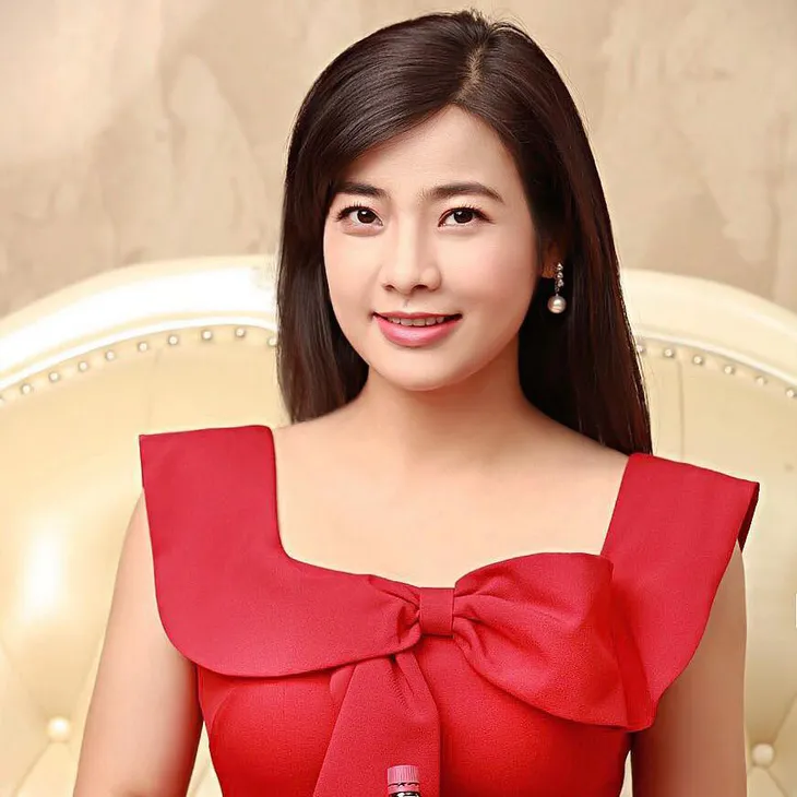 Lối về miền hoa: Nhan sắc trẻ đẹp khác xa trên phim của chị bán hoa - Ảnh 6. Lối về miền hoa: Nhan sắc trẻ đẹp khác xa trên phim của chị bán hoa - Ảnh 6.