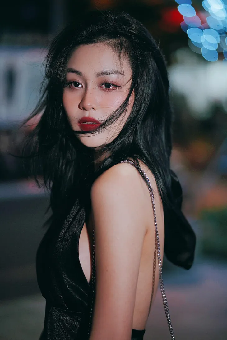 Lối về miền hoa: Tình địch của Thanh sắp xuất hiện, nhan sắc đáng gờm - Ảnh 12. Lối về miền hoa: Tình địch của Thanh sắp xuất hiện, nhan sắc đáng gờm - Ảnh 12.