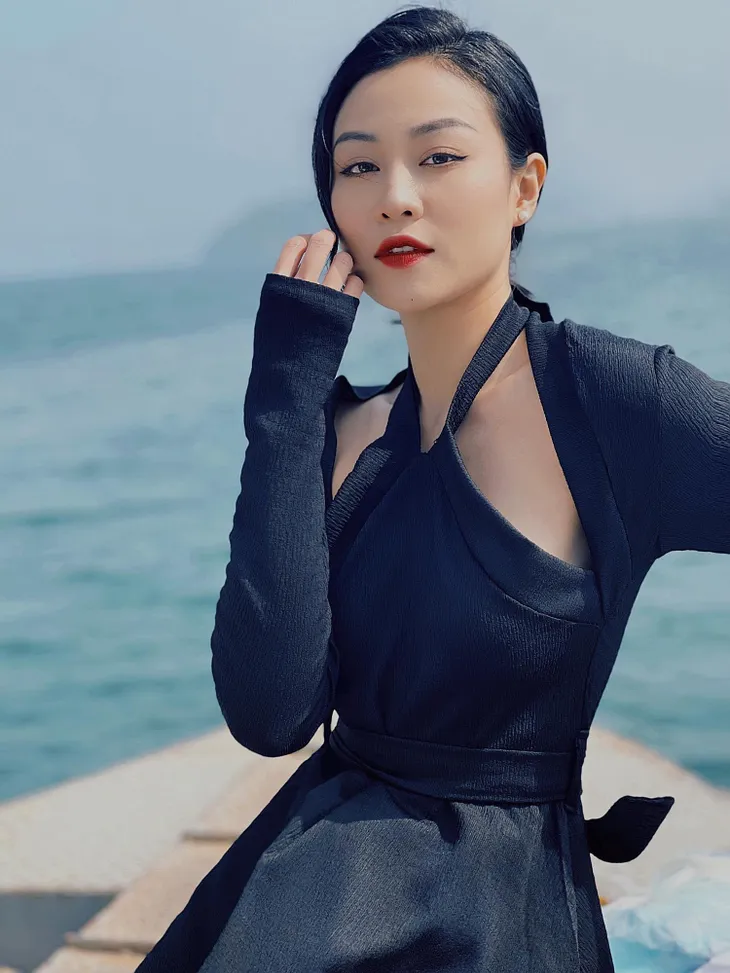Lối về miền hoa: Tình địch của Thanh sắp xuất hiện, nhan sắc đáng gờm - Ảnh 8. Lối về miền hoa: Tình địch của Thanh sắp xuất hiện, nhan sắc đáng gờm - Ảnh 8.