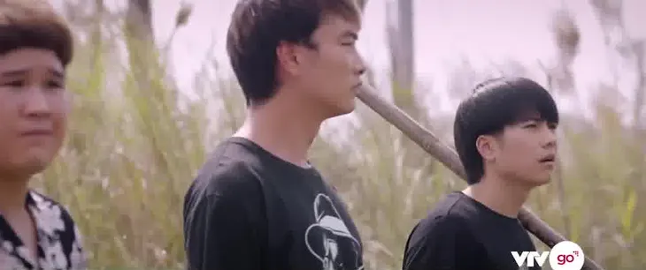 Lối về miền hoa - Tập 7: Lợi cạnh tranh với Nghĩa trồng hoa hữu cơ nhưng để ... ăn - Ảnh 12. Lối về miền hoa - Tập 7: Lợi cạnh tranh với Nghĩa trồng hoa hữu cơ nhưng để ... ăn - Ảnh 12.