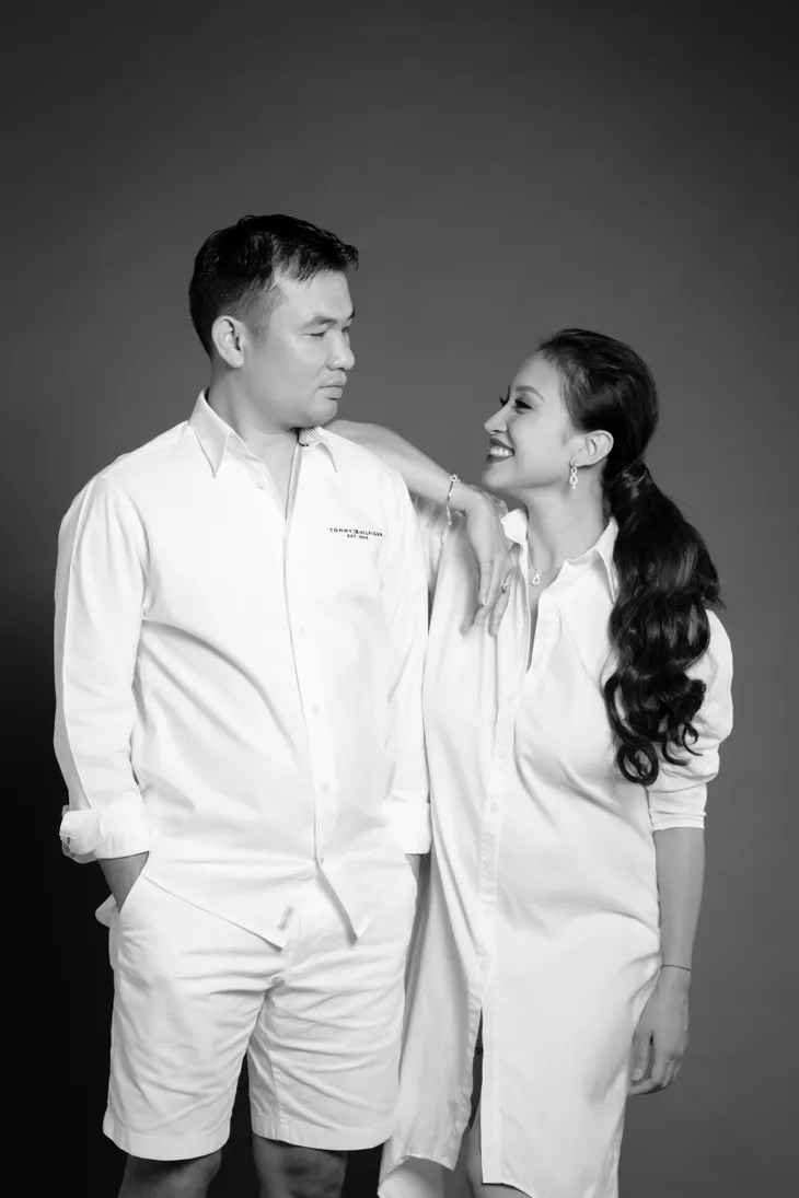 MC Thanh Vân Hugo khoe bộ ảnh bầu ngọt ngào bên ông xã - Ảnh 7. MC Thanh Vân Hugo khoe bộ ảnh bầu ngọt ngào bên ông xã - Ảnh 7.