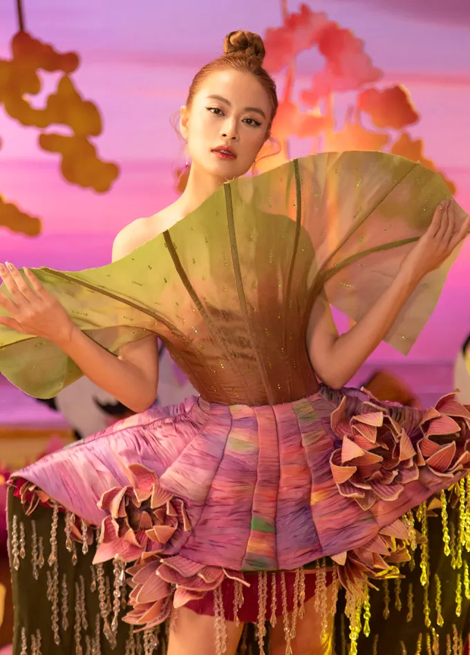 Hoàng Thùy Linh đưa văn hóa miền Tây vào MV mới - Ảnh 1. Hoàng Thùy Linh đưa văn hóa miền Tây vào MV mới - Ảnh 1.