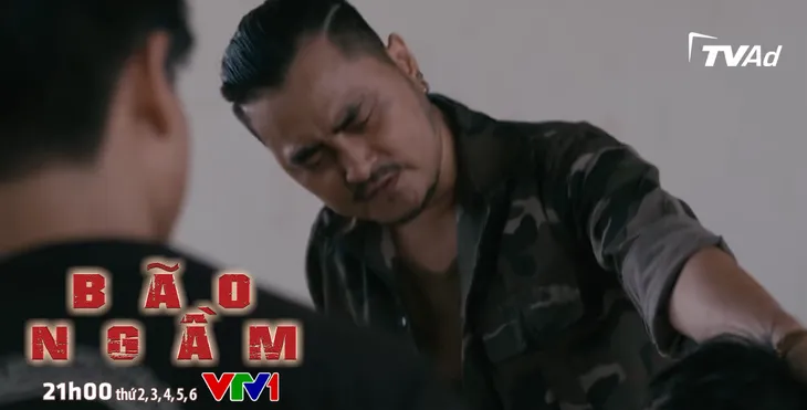 Bão ngầm - Tập 2: Vừa nhận nhiệm vụ đầu tiên, Hải Triều đã bị tóm - Ảnh 6. Bão ngầm - Tập 2: Vừa nhận nhiệm vụ đầu tiên, Hải Triều đã bị tóm - Ảnh 6.