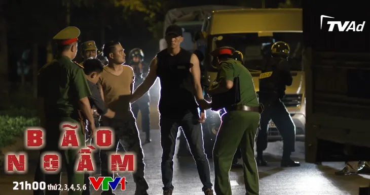 Bão ngầm - Tập 2: Vừa nhận nhiệm vụ đầu tiên, Hải Triều đã bị tóm - Ảnh 1. Bão ngầm - Tập 2: Vừa nhận nhiệm vụ đầu tiên, Hải Triều đã bị tóm - Ảnh 1.
