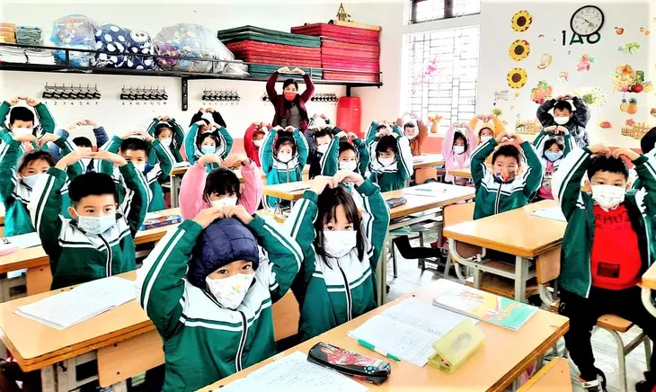 4 bước xử trí ca mắc COVID-19; cách ly F1 là học sinh khi học trực tiếp - Ảnh 1. 4 bước xử trí ca mắc COVID-19; cách ly F1 là học sinh khi học trực tiếp - Ảnh 1.