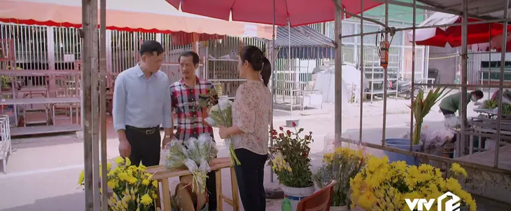Lối về miền hoa - Tập 8: Ông Lâm tung chiêu đuổi thẳng tình địch trước mặt crush - Ảnh 1. Lối về miền hoa - Tập 8: Ông Lâm tung chiêu đuổi thẳng tình địch trước mặt crush - Ảnh 1.