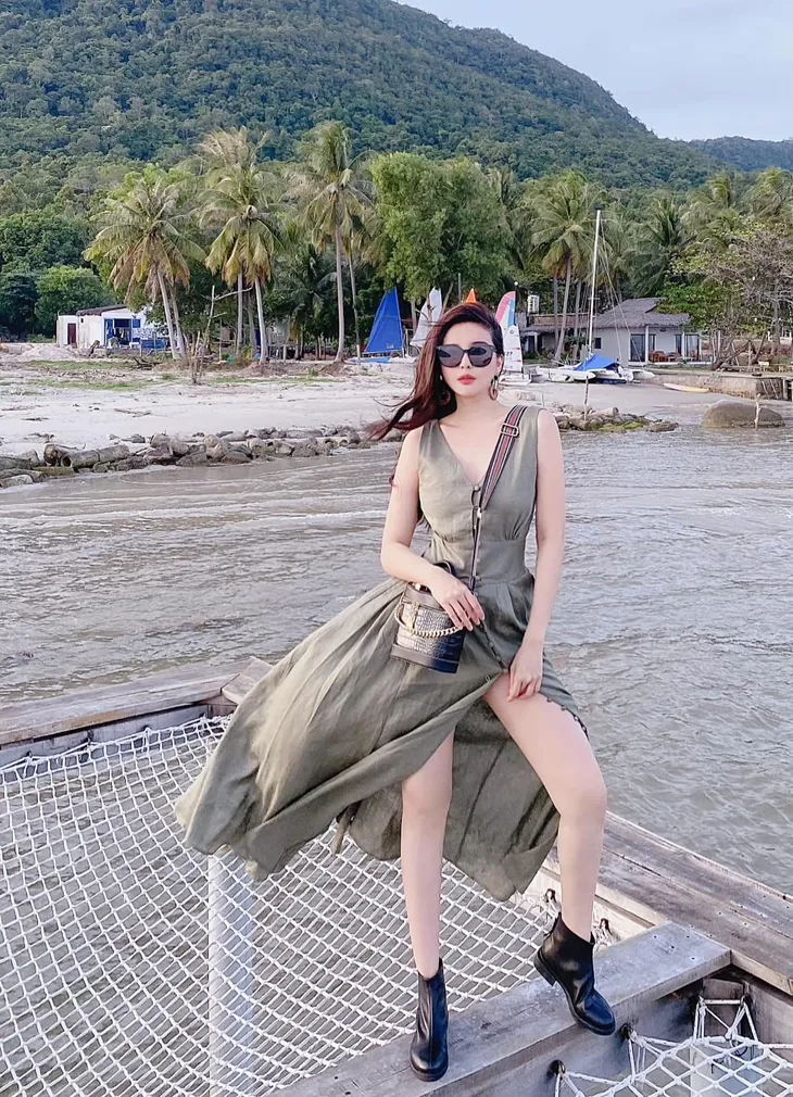 Ngắm vẻ gợi cảm hút hồn của nữ chính Bão ngầm - Ảnh 1. Ngắm vẻ gợi cảm hút hồn của nữ chính Bão ngầm - Ảnh 1.