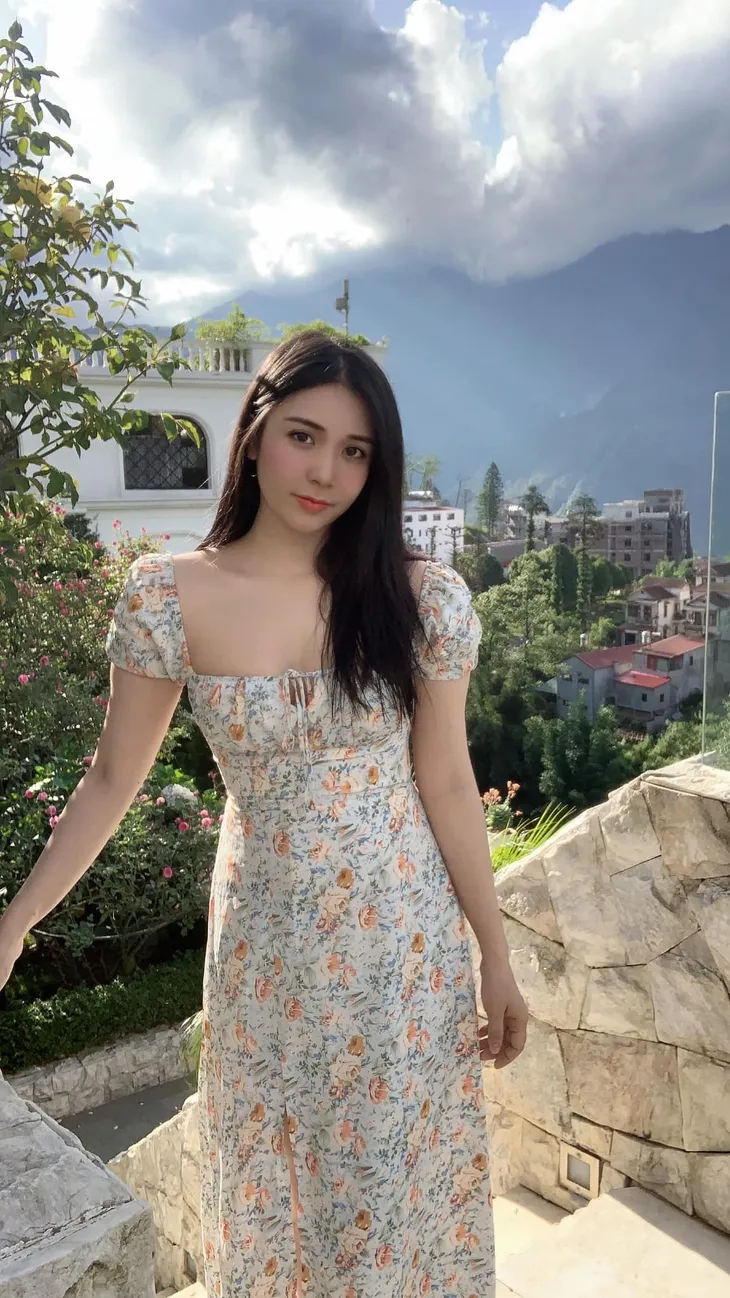 Ngắm vẻ gợi cảm của tình địch Cao Thái Hà trong phim mới - Ảnh 7. Ngắm vẻ gợi cảm của tình địch Cao Thái Hà trong phim mới - Ảnh 7.