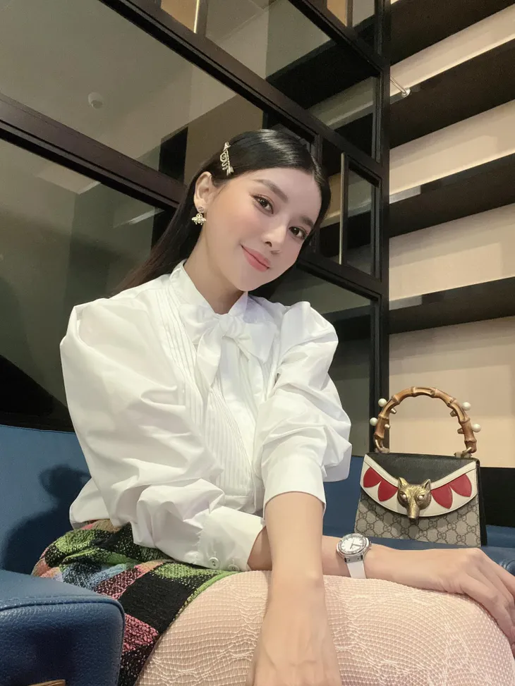 Ngắm vẻ gợi cảm hút hồn của nữ chính Bão ngầm - Ảnh 14. Ngắm vẻ gợi cảm hút hồn của nữ chính Bão ngầm - Ảnh 14.
