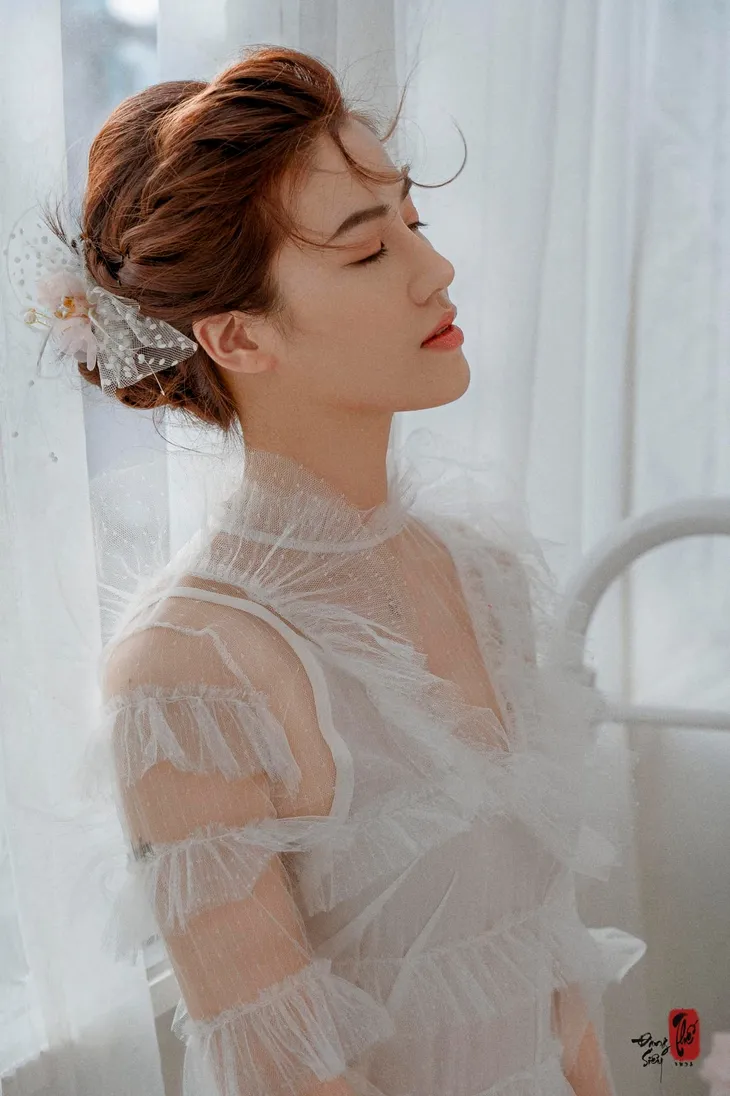 Anh Đào Lối về miền hoa rũ bỏ hình ảnh gái quê trong bộ ảnh mới - Ảnh 3. Anh Đào Lối về miền hoa rũ bỏ hình ảnh gái quê trong bộ ảnh mới - Ảnh 3.