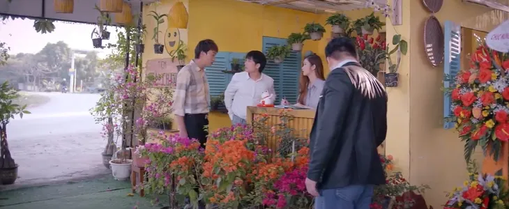 Lối về miền hoa - Tập 9: Lợi đấm Nghĩa vì lợi dụng Thanh đóng giả người yêu - Ảnh 7. Lối về miền hoa - Tập 9: Lợi đấm Nghĩa vì lợi dụng Thanh đóng giả người yêu - Ảnh 7.
