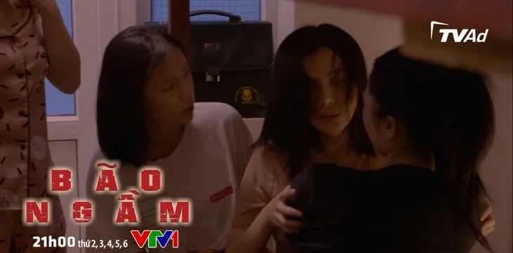Bão ngầm - Tập 4: Vượt qua thử thách lòng trung thành, Hải Triều có cơ hội gặp ông trùm - Ảnh 6. Bão ngầm - Tập 4: Vượt qua thử thách lòng trung thành, Hải Triều có cơ hội gặp ông trùm - Ảnh 6.