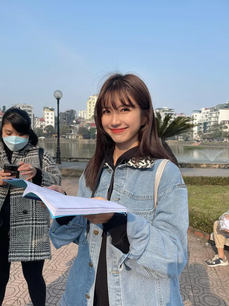 Thương ngày nắng về phần 2: Doãn Quốc Đam ngọt ngào bên bạn diễn - Ảnh 5. Thương ngày nắng về phần 2: Doãn Quốc Đam ngọt ngào bên bạn diễn - Ảnh 5.