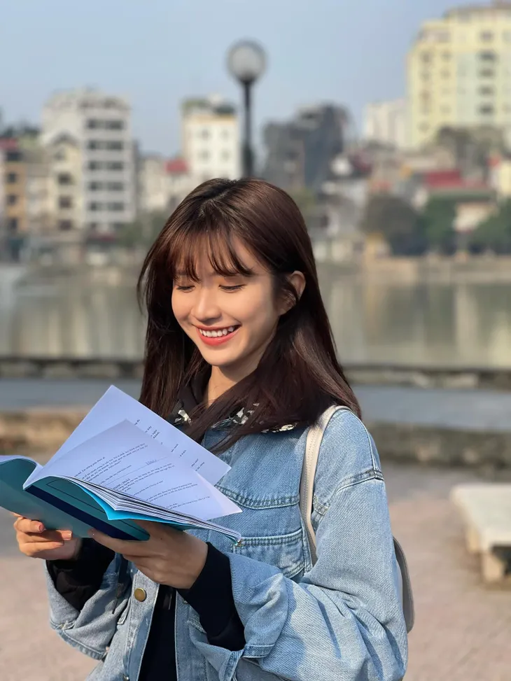 Thương ngày nắng về phần 2: Doãn Quốc Đam ngọt ngào bên bạn diễn - Ảnh 4. Thương ngày nắng về phần 2: Doãn Quốc Đam ngọt ngào bên bạn diễn - Ảnh 4.