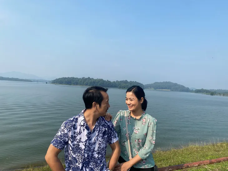 Lối về miền hoa: Hậu trường khó tin của cặp đôi chú Lâm - chị Hoa - Ảnh 2. Lối về miền hoa: Hậu trường khó tin của cặp đôi chú Lâm - chị Hoa - Ảnh 2.