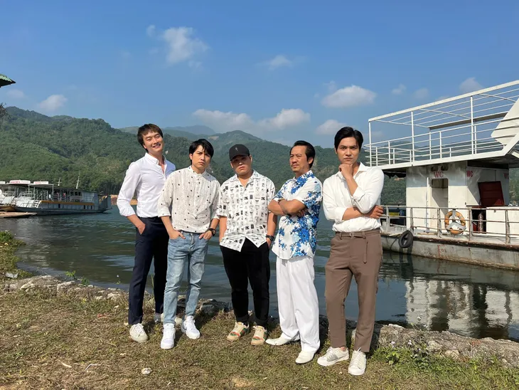 Lối về miền hoa: Hậu trường khó tin của cặp đôi chú Lâm - chị Hoa - Ảnh 8. Lối về miền hoa: Hậu trường khó tin của cặp đôi chú Lâm - chị Hoa - Ảnh 8.