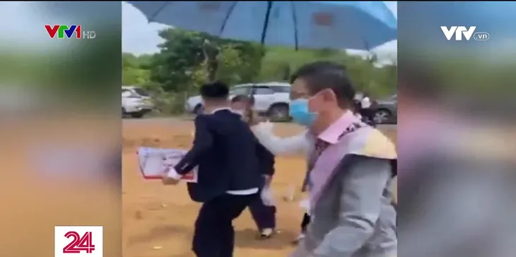 Loạn giá kit xét nghiệm, thuốc trị COVID-19: Của hiếm thì có giá? - Ảnh 3. Loạn giá kit xét nghiệm, thuốc trị COVID-19: Của hiếm thì có giá? - Ảnh 3.