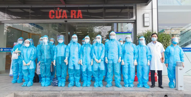 Tri ân các “chiến binh áo trắng” nhân ngày Thầy thuốc Việt Nam 27/02 - Ảnh 3. Tri ân các “chiến binh áo trắng” nhân ngày Thầy thuốc Việt Nam 27/02 - Ảnh 3.