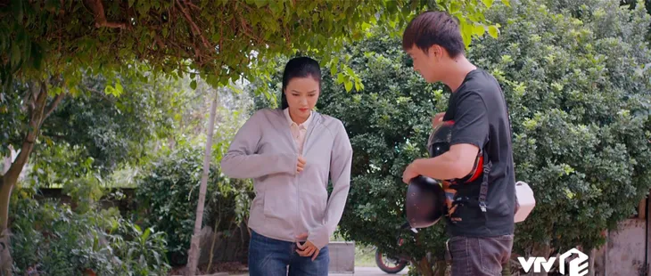 Lối về miền hoa - Tập 10: Thanh tủm tỉm cười, xao động khi nghĩ về Lợi - Ảnh 4. Lối về miền hoa - Tập 10: Thanh tủm tỉm cười, xao động khi nghĩ về Lợi - Ảnh 4.