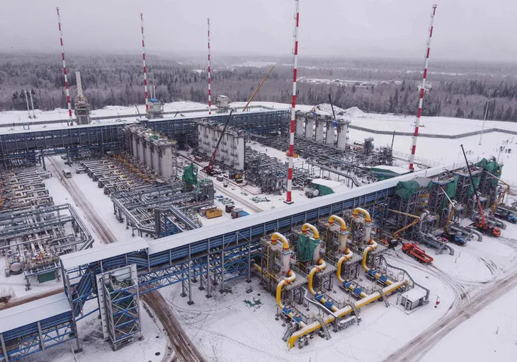 Chiến sự căng thẳng ở Ukraine và 3 kịch bản của nền kinh tế thế giới - Ảnh 2. Chiến sự căng thẳng ở Ukraine và 3 kịch bản của nền kinh tế thế giới - Ảnh 2.