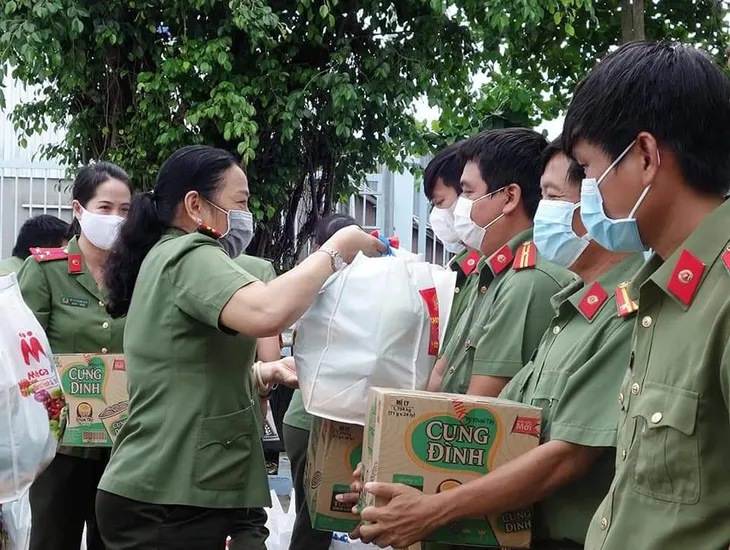 Chuyện về những thầy thuốc mang quân hàm - Ảnh 4. Chuyện về những thầy thuốc mang quân hàm - Ảnh 4.