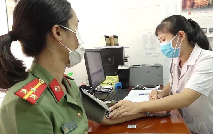 Chuyện về những thầy thuốc mang quân hàm - Ảnh 5. Chuyện về những thầy thuốc mang quân hàm - Ảnh 5.