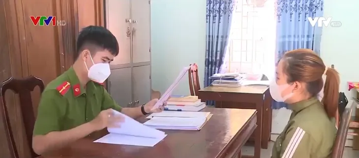 Làm giả giấy chứng nhận quyền sử dụng đất để lừa đảo - Ảnh 1. Làm giả giấy chứng nhận quyền sử dụng đất để lừa đảo - Ảnh 1.