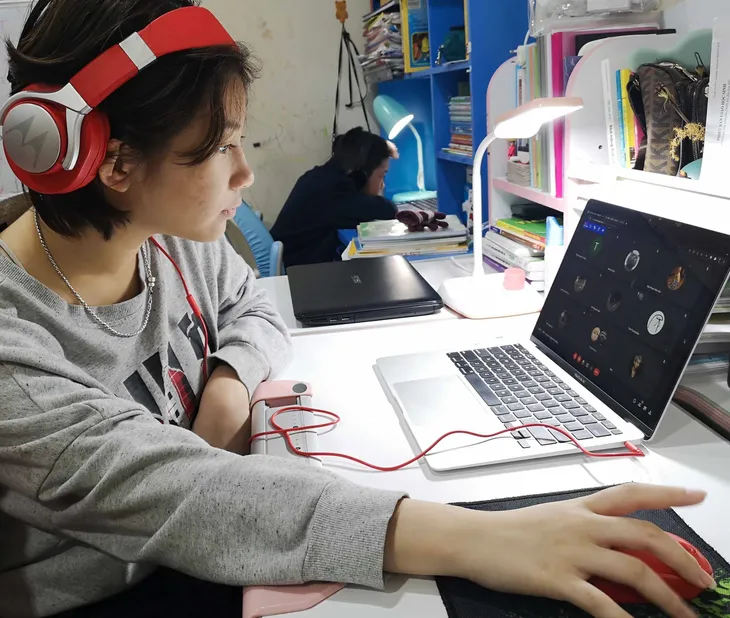 Toàn bộ cấp tiểu học ở Hà Nội học trực tuyến - Ảnh 1. Toàn bộ cấp tiểu học ở Hà Nội học trực tuyến - Ảnh 1.