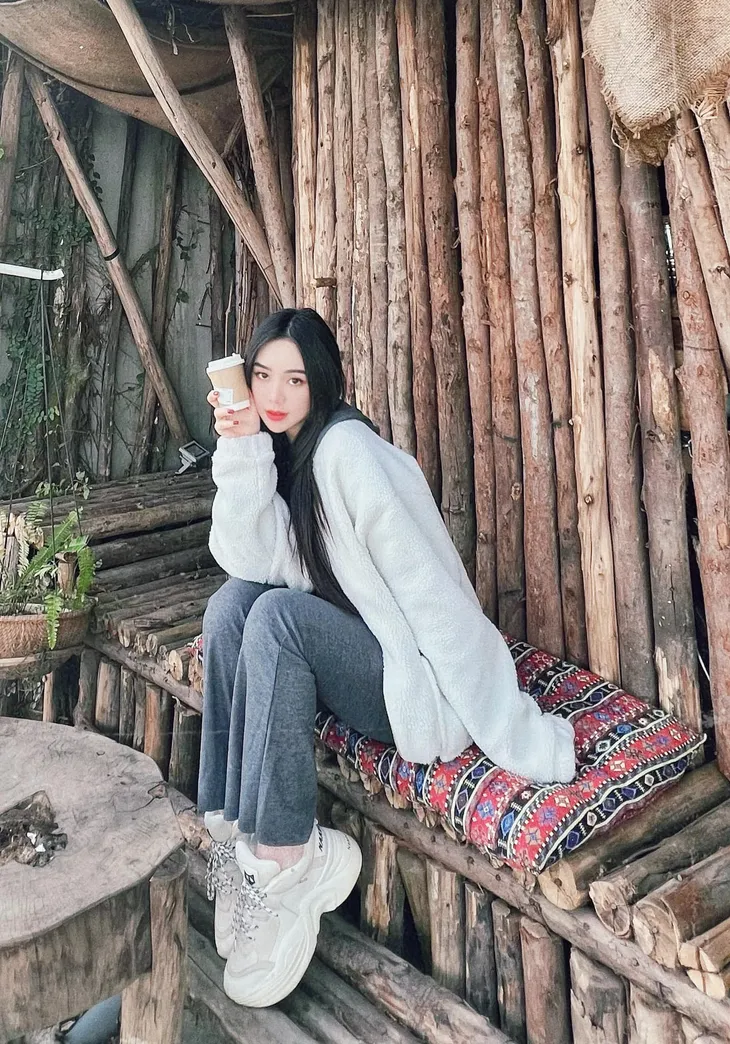 Quỳnh Kool khoe vòng 2 phẳng lì - Ảnh 6. Quỳnh Kool khoe vòng 2 phẳng lì - Ảnh 6.