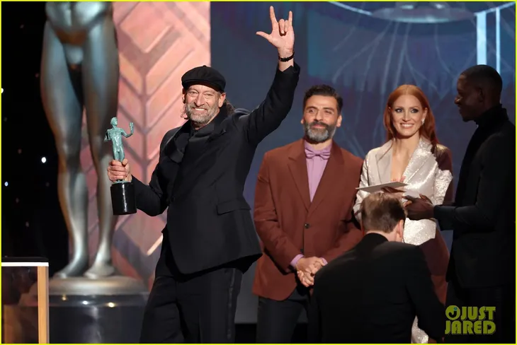 SAG Awards 2022: CODA và Succession chiến thắng rực rỡ - Ảnh 3. SAG Awards 2022: CODA và Succession chiến thắng rực rỡ - Ảnh 3.
