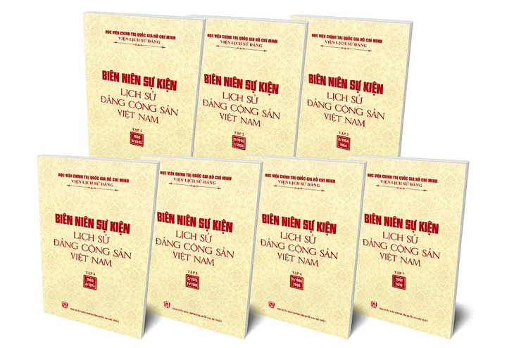 Ra mắt Tủ sách Bảo vệ nền tảng tư tưởng của Đảng - Ảnh 1. Ra mắt Tủ sách Bảo vệ nền tảng tư tưởng của Đảng - Ảnh 1.