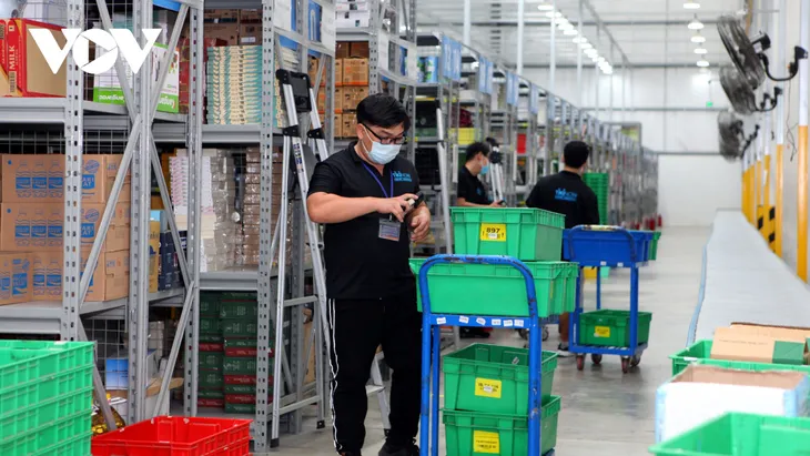 Người mua sắm online quan tâm nhiều hơn đến hàng chính hãng - Ảnh 2. Người mua sắm online quan tâm nhiều hơn đến hàng chính hãng - Ảnh 2.