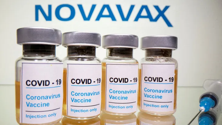 Anh phê duyệt vaccine dựa trên protein của Novavax cho người trên 18 tuổi - Ảnh 1. Anh phê duyệt vaccine dựa trên protein của Novavax cho người trên 18 tuổi - Ảnh 1.