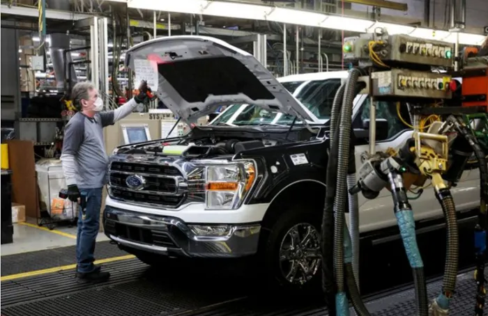 Ford ngừng hoạt động hoặc cắt giảm sản lượng tại 8 nhà máy do tình trạng thiếu chip - Ảnh 1. Ford ngừng hoạt động hoặc cắt giảm sản lượng tại 8 nhà máy do tình trạng thiếu chip - Ảnh 1.