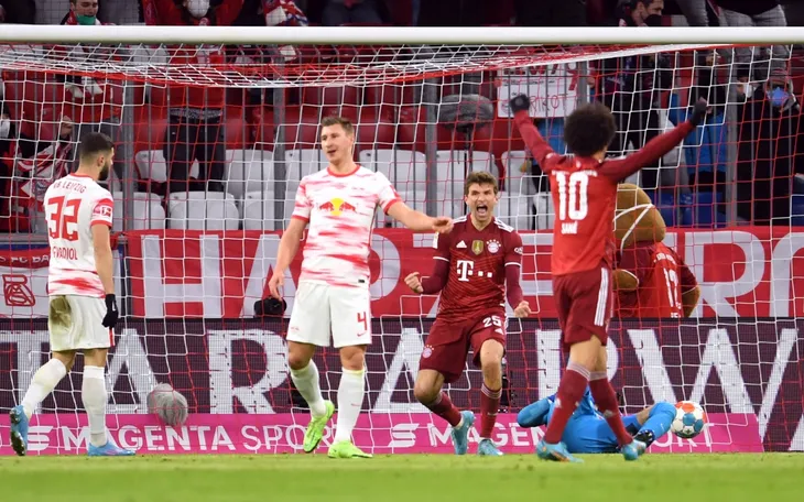 Thắng RB Leipzig, Bayern Munich củng cố ngôi đầu Bundesliga - Ảnh 1. Thắng RB Leipzig, Bayern Munich củng cố ngôi đầu Bundesliga - Ảnh 1.