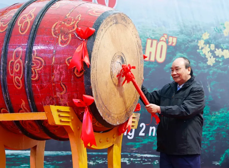 Chủ tịch nước Nguyễn Xuân Phúc phát động Tết Trồng cây tại Phú Thọ - Ảnh 1. Chủ tịch nước Nguyễn Xuân Phúc phát động Tết Trồng cây tại Phú Thọ - Ảnh 1.