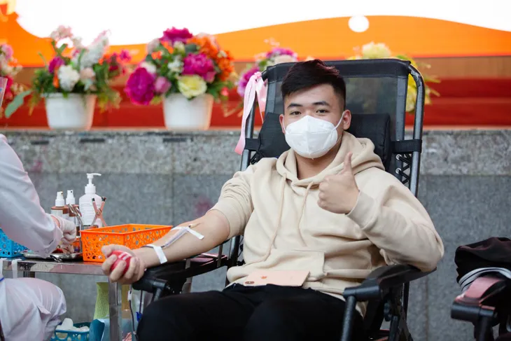 Hiến máu đầu năm, món quà lì xì đặc biệt cho người bệnh - Ảnh 3. Hiến máu đầu năm, món quà lì xì đặc biệt cho người bệnh - Ảnh 3.