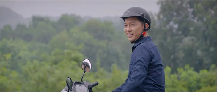 Lối về miền hoa - Tập 1: Được bố bơm tiền hàng ngày, Lợi đi ship hoa chỉ vì đam mê - Ảnh 6. Lối về miền hoa - Tập 1: Được bố bơm tiền hàng ngày, Lợi đi ship hoa chỉ vì đam mê - Ảnh 6.