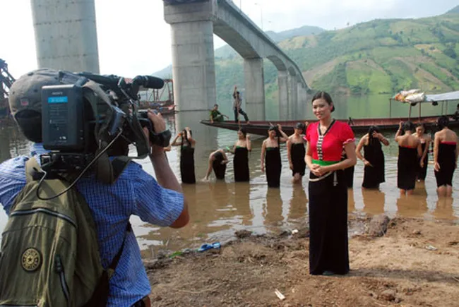 Kỷ niệm 20 năm VTV5: Đồng bào ở đâu, VTV5 ở đó! - Ảnh 2. Kỷ niệm 20 năm VTV5: Đồng bào ở đâu, VTV5 ở đó! - Ảnh 2.