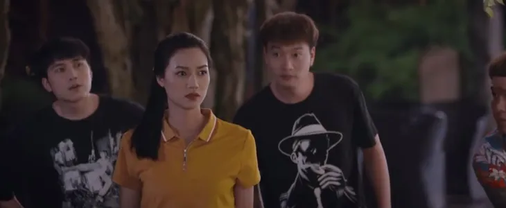Lối về miền hoa - Tập 2: Thanh chết lặng khi thấy chồng sắp cưới nắm tay người con gái khác - Ảnh 4. Lối về miền hoa - Tập 2: Thanh chết lặng khi thấy chồng sắp cưới nắm tay người con gái khác - Ảnh 4.