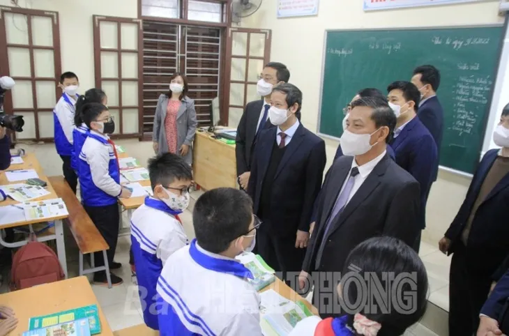 Hải Phòng không có giáo viên, học sinh chuyển nặng hay tử vong vì COVID-19 - Ảnh 1. Hải Phòng không có giáo viên, học sinh chuyển nặng hay tử vong vì COVID-19 - Ảnh 1.