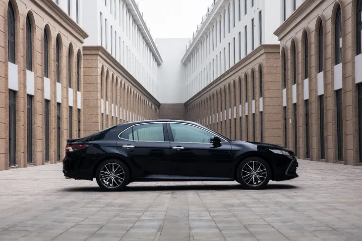 Toyota Camry 2022: Bứt phá ngoạn mục trong phân khúc sedan hạng D - Ảnh 4. Toyota Camry 2022: Bứt phá ngoạn mục trong phân khúc sedan hạng D - Ảnh 4.