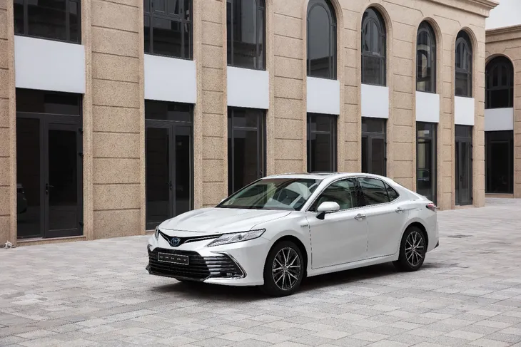 Toyota Camry 2022: Bứt phá ngoạn mục trong phân khúc sedan hạng D - Ảnh 5. Toyota Camry 2022: Bứt phá ngoạn mục trong phân khúc sedan hạng D - Ảnh 5.