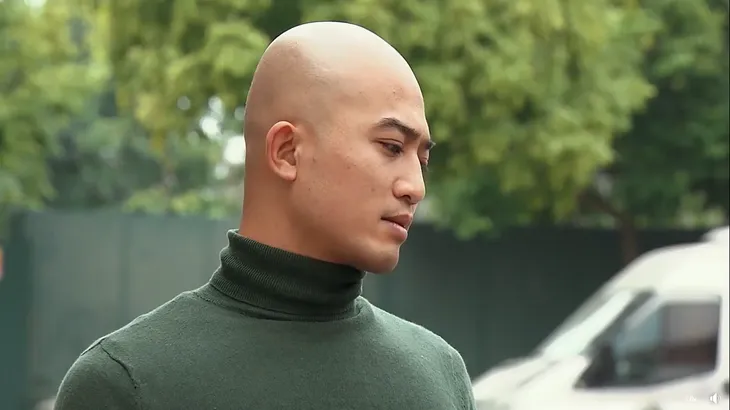 Phố trong làng - Tập 52: Hiếu nói chuyện với kẻ đẩy mình vào tù - Ảnh 7. Phố trong làng - Tập 52: Hiếu nói chuyện với kẻ đẩy mình vào tù - Ảnh 7.