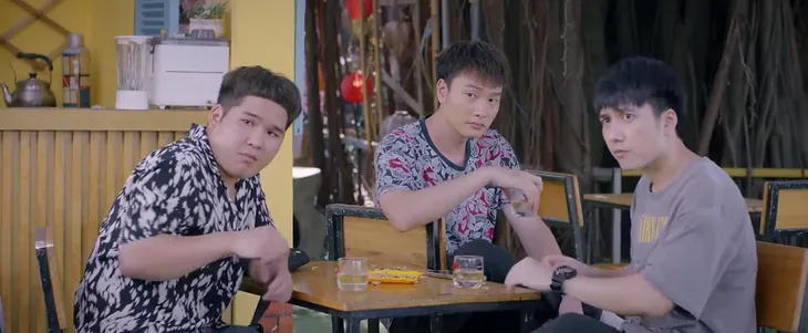 Lối về miền hoa - Tập 3: Bị cắm sừng, cô gái quê xử lý cao tay rồi lật bài ngửa - Ảnh 2. Lối về miền hoa - Tập 3: Bị cắm sừng, cô gái quê xử lý cao tay rồi lật bài ngửa - Ảnh 2.