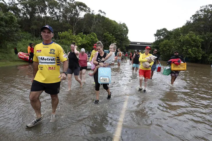 Sydney tiếp tục hứng chịu mưa lớn, số người thiệt mạng do lũ lụt tại Australia tăng lên 10 - Ảnh 2. Sydney tiếp tục hứng chịu mưa lớn, số người thiệt mạng do lũ lụt tại Australia tăng lên 10 - Ảnh 2.