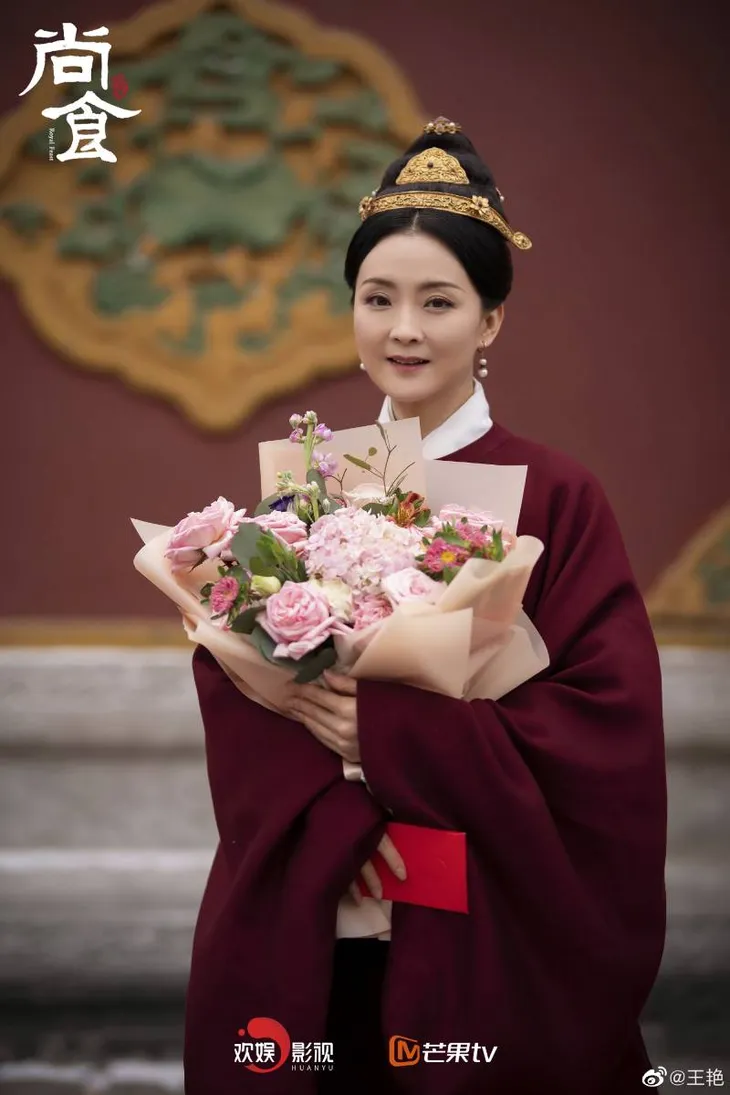 Vương Diễm hoá thân lại vai Tình Nhi sau 23 năm, khán giả bất ngờ vì quá trẻ - Ảnh 2. Vương Diễm hoá thân lại vai Tình Nhi sau 23 năm, khán giả bất ngờ vì quá trẻ - Ảnh 2.