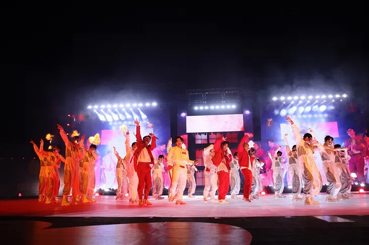 BTS biểu diễn tại quê nhà sau 2 năm: Cuối cùng chúng tôi cũng cảm thấy như ở nhà - Ảnh 1. BTS biểu diễn tại quê nhà sau 2 năm: Cuối cùng chúng tôi cũng cảm thấy như ở nhà - Ảnh 1.