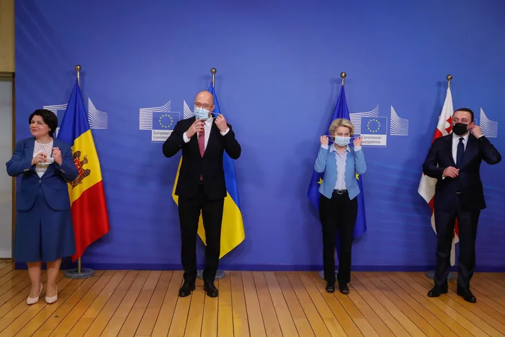 EU chưa vội kết nạp Ukraine làm thành viên - Ảnh 1. EU chưa vội kết nạp Ukraine làm thành viên - Ảnh 1.