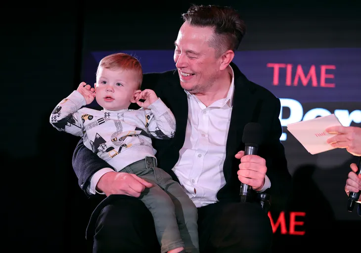 Vừa sinh con thứ 2, Elon Musk và bạn gái lại chia tay - Ảnh 1. Vừa sinh con thứ 2, Elon Musk và bạn gái lại chia tay - Ảnh 1.